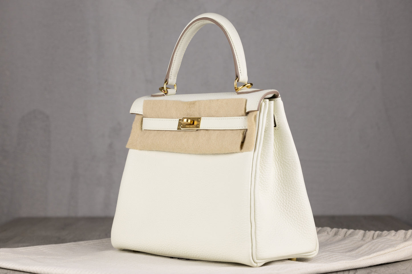 Hermès K25 Kelly II 25 Retourne Bag in Gris Pale Togo Leather with Gold Hardware B Stamp