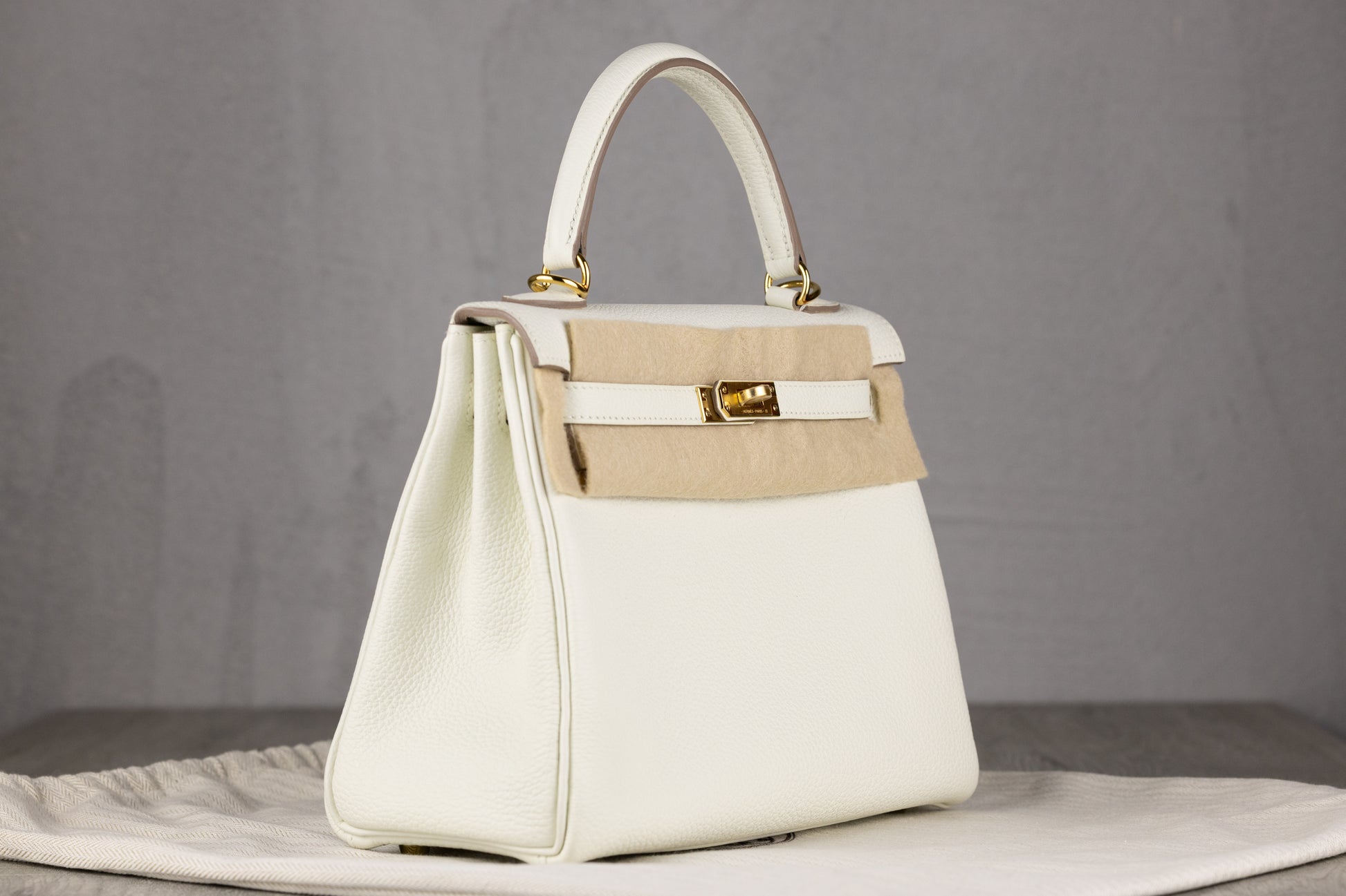 Hermès K25 Kelly II 25 Retourne Bag in Gris Pale Togo Leather with Gold Hardware B Stamp