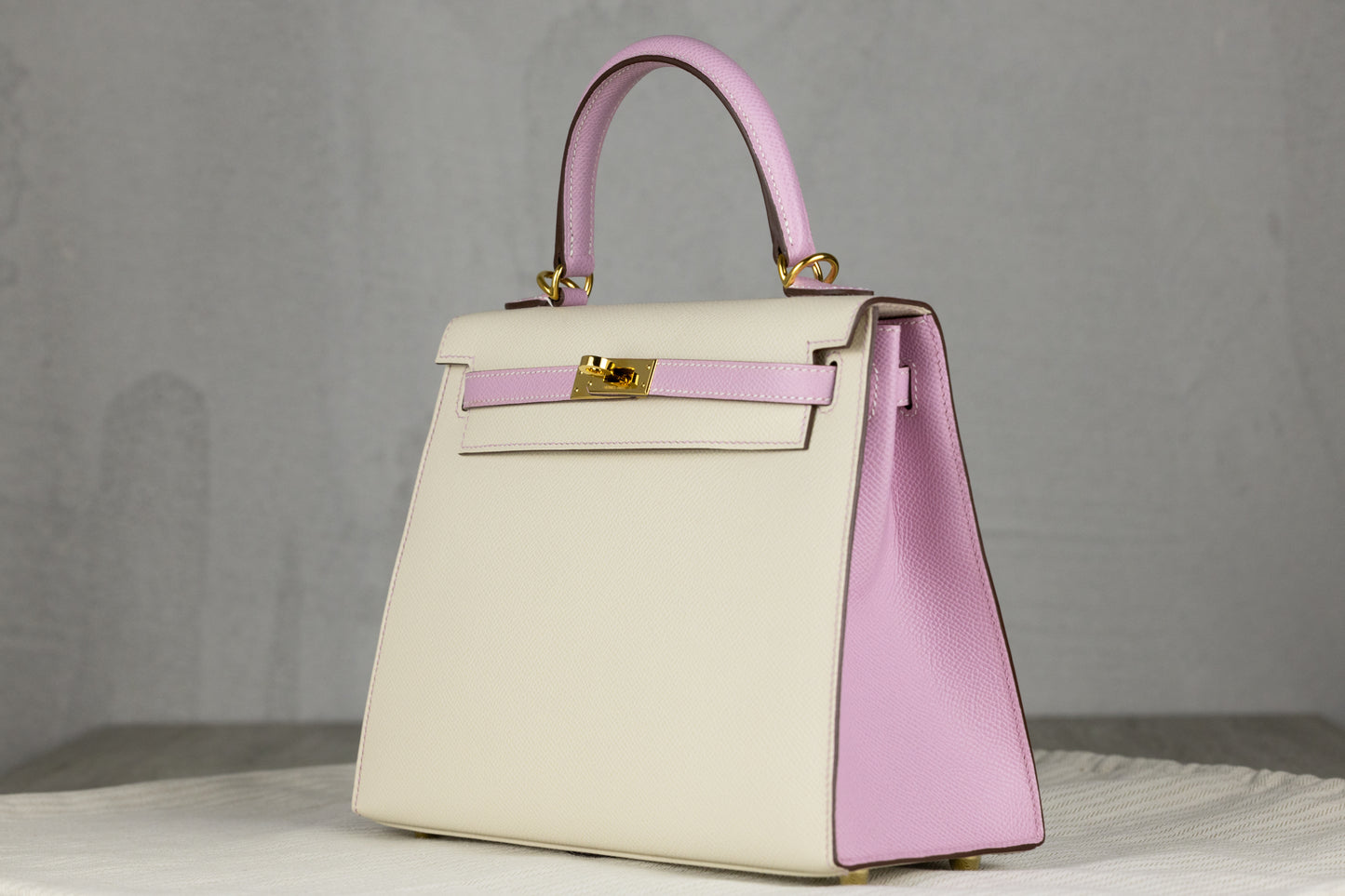 Hermès K25 Kelly II 25 Sellier Bag in Craie & Sakura Epsom Leather with Gold Hardware