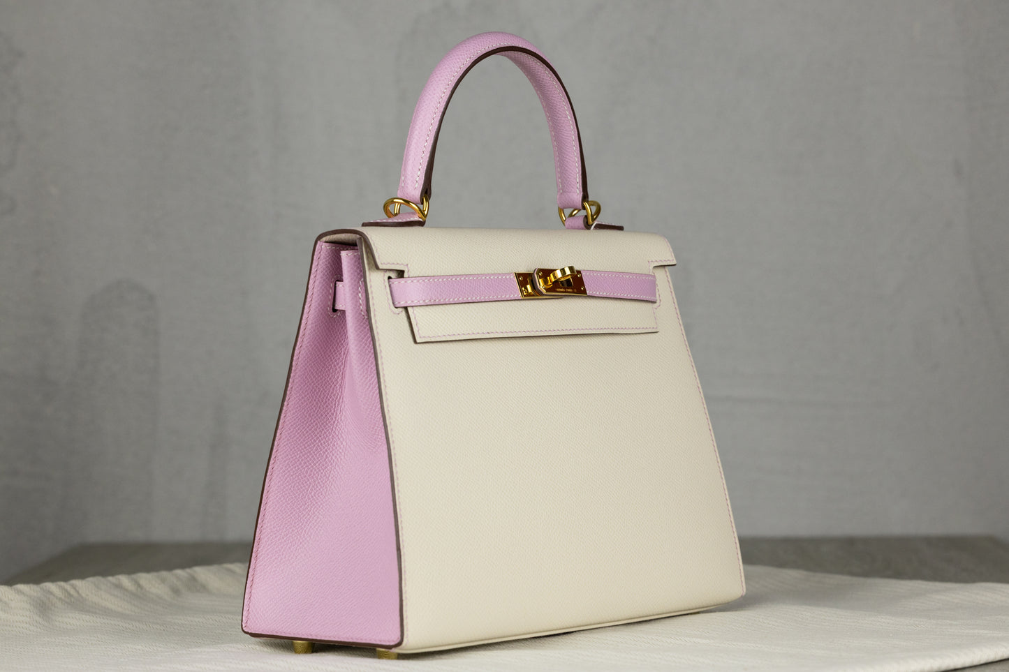 Hermès K25 Kelly II 25 Sellier Bag in Craie & Sakura Epsom Leather with Gold Hardware